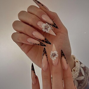 Wedding nails ,Flower Nails hand painted nail,custom press on nails,3D Nails,Flower Nails,Acrylic Nails  ,Fake nails,Nail Art,Floral Nails