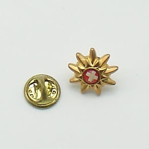 Vintage Lapel Pin Swiss Flag Switzerland