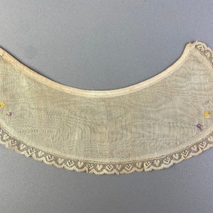 Antique Victorian Baby Collar