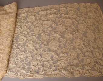 Antique Lace flounce floral trim yardage 1900s cream colored lace