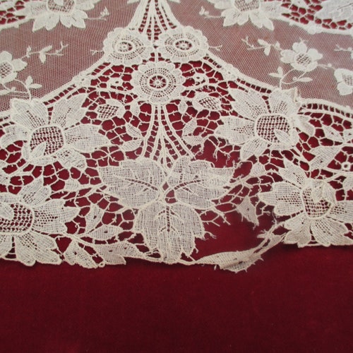 Ivory antique Lace trim table runner turn of the century 1900s Victorian Schiffli shops Cotton