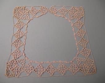 Antique Lace Collar Tatting