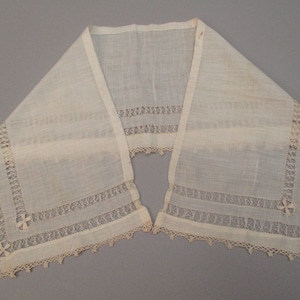 Antique Victorian Openwork Collar