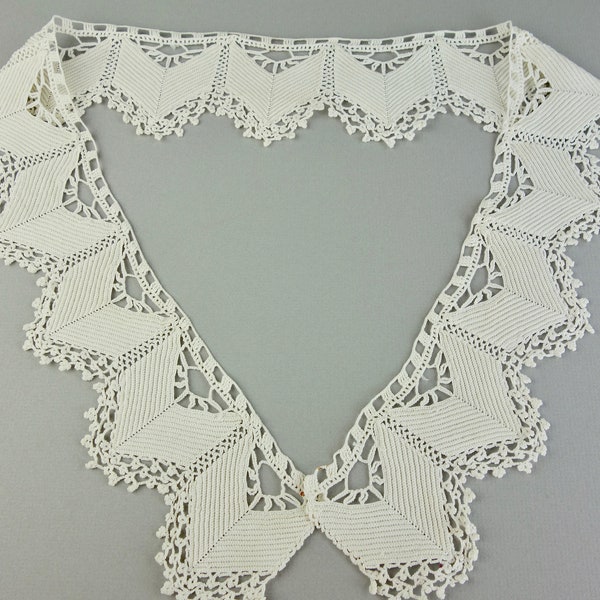 Col en dentelle crochet antique blanc années 1900