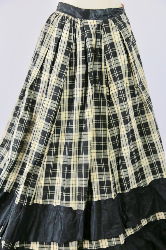 Flannel top skirt era