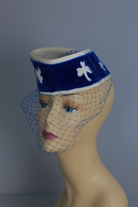 Vintage 40s tilt hat with face net Clover motifs D