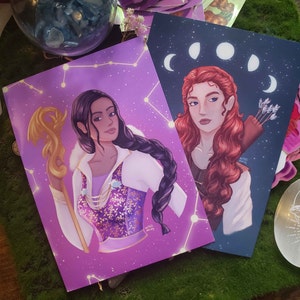 Romantasy Leading Ladies-prints 5 x 7 glanzend Magdelne & Mave | Leesgrage Dragon Fae Romance Art Print Swag | Auteur Isla Elrick
