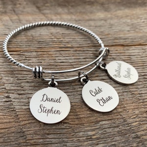 Name bracelet, Bangle bracelet, Mom gift, Mama bracelet Personalized bracelet, children's names, charm bracelet, Gifts for her, grandma gift