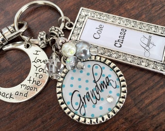 Grandma gift, MOM gift, love you to the moon and back, PERSONALIZED gift, Grandma jewelry, Mom jewelry, custom key chain