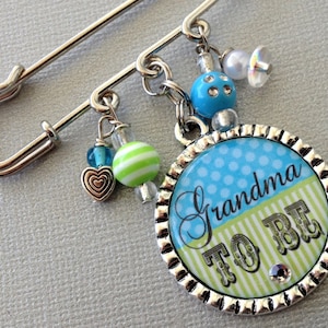 Grandma To Be pin, aunt To Be PERSONALIZED Bottle Cap - Mommy To Be, pregnancy announcement, Baby Shower, expecting mom, cirque bebe