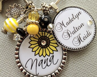 Personalized Keychain, Sunflower, Nana , Mom, Aunt gift, Children's Names, Mother's day gift Purse Clip, Grandma, Birthday gift, thank you