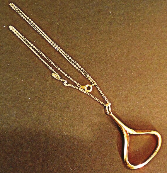 Trifari teardrop gold tone loop pendant necklace … - image 2