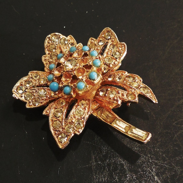 Rhinestone Trembler pin brooch flower   vintage