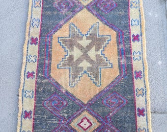 Tappeto vintage 1,7x3,2 piedi, tappeto turco in lana con sfumature blu e rosse