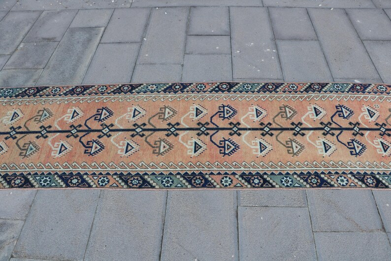 Tapete turco vintage, passadeira de 2,3 x 8,7 pés, tapete patchwork Oushak azul. imagem 4