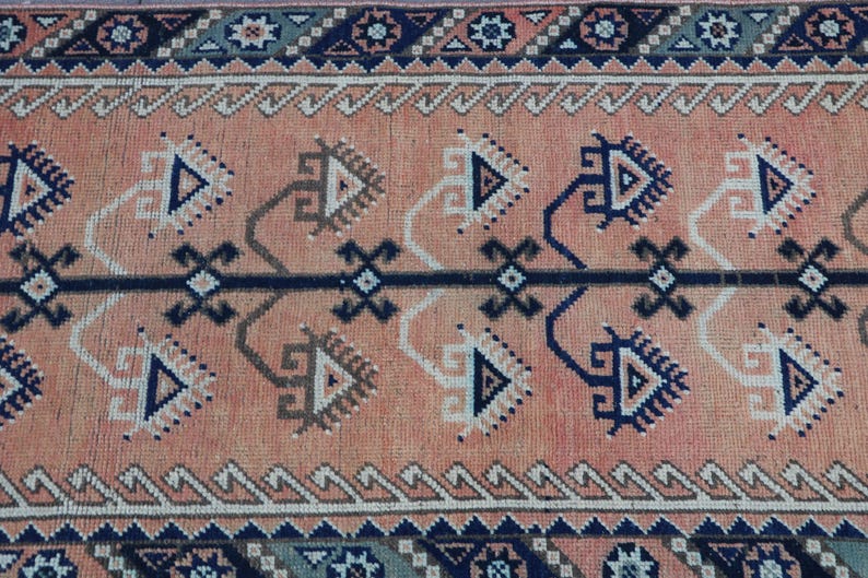 Tapete turco vintage, passadeira de 2,3 x 8,7 pés, tapete patchwork Oushak azul. imagem 5