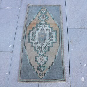 Vintage Teppich, Türkischer Teppich, Kleiner Teppich 700x1200, Antiker Teppich, Teppich für den Eingangsbereich, Kelimteppich, Anatolischer Wollteppich, Türteppich