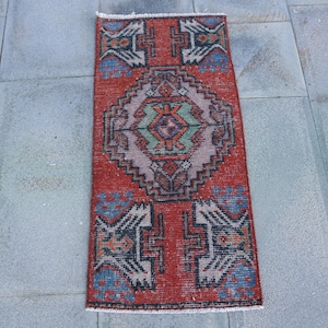 Tappeto vintage, tappeto turco, tappeti piccoli 2x3, tappeti Oushak, tappeti per l'ingresso, tappeto rosso 1,3 x 3 piedi, tappeto colorato, tappetino da bagno in lana, tappeto antico,