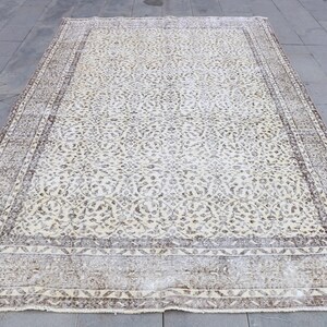 Vintage Turkish Rug 6x10ft Beige Pattern