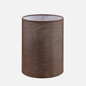 Op de afbeelding: Cilindrische lampenkap met een bruine geweven stoffen buitenkant. De lampenkap heeft een witte binnenkant en een metalen frame aan de bovenkant. De kap is ontworpen om licht te verspreiden en is geschikt voor diverse lampvoeten.