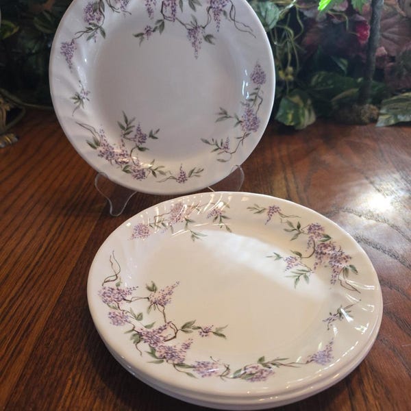 Lot Of 4 Corelle Wisteria Bread And Butter / Salad Plates - 7 1/4 Inch