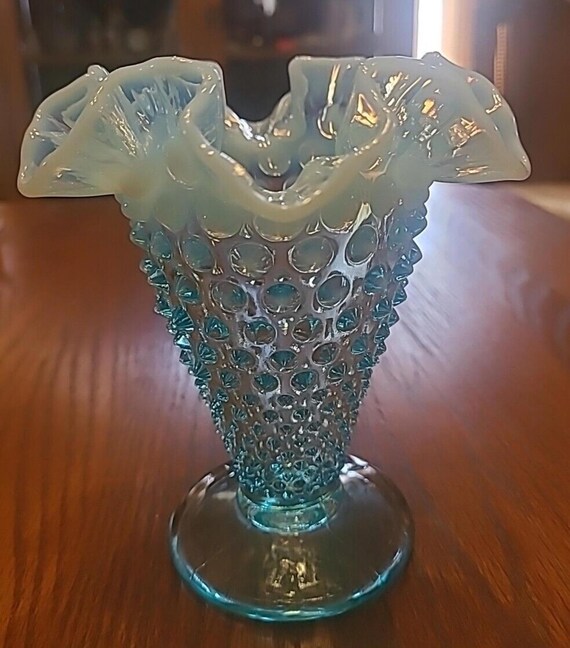 フェントン ブルー オパールセント ホブネイル トランペット 花瓶