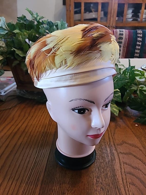 Vintage Pillbox Hat Feathers Ribbon Union Made Velour 1960  display picture 2