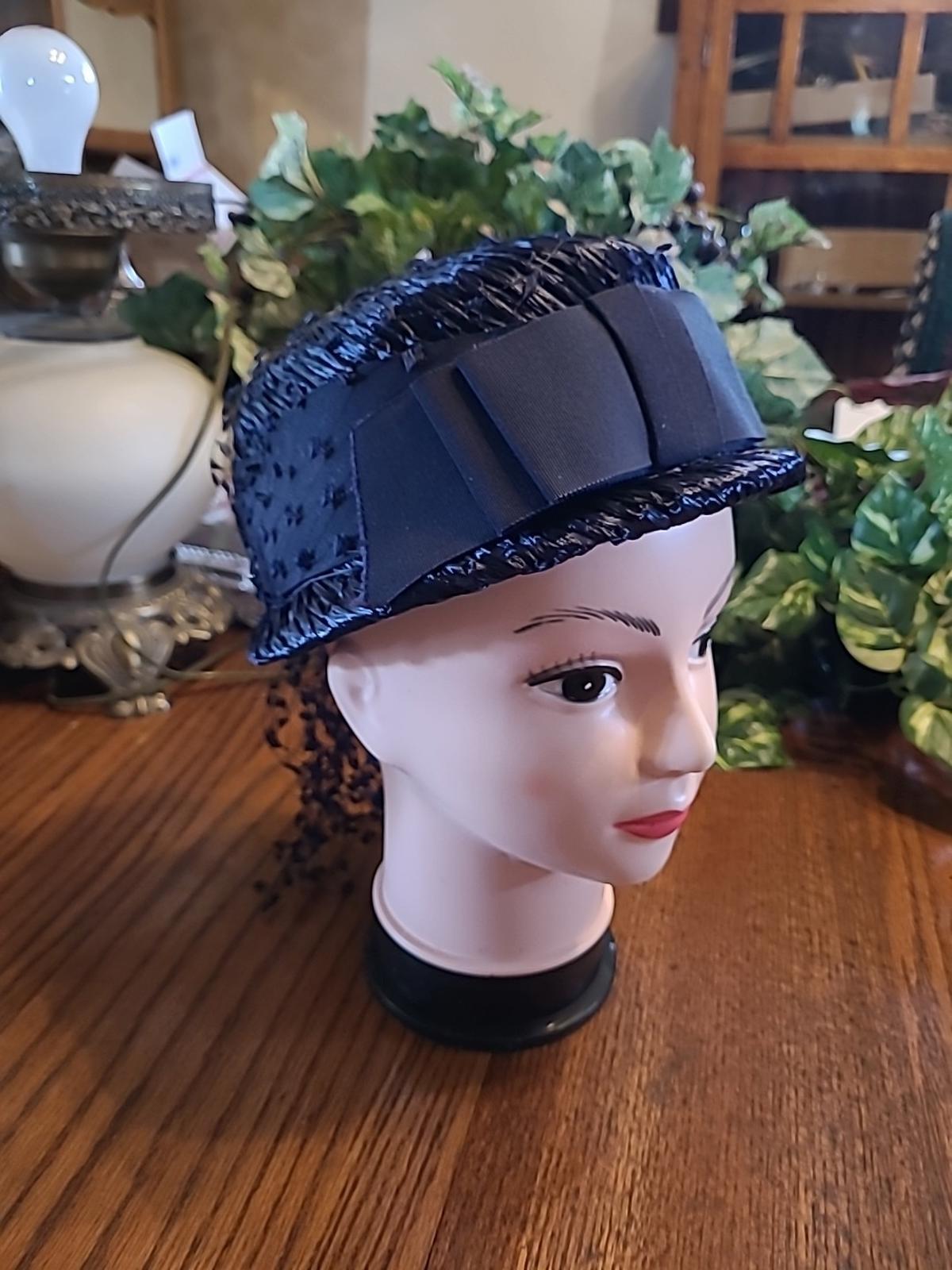 Vintage 50s 60s Navy Velvet Feather Pillbox Hat w/ Veil 22.5\