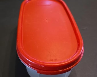 タッパーウェア 2L 飲料容器 8995B イエロー 注ぎ口蓋 スリムライン