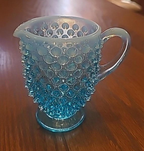 フェントンアンティークガラス ブルーオパルセントホブネイル