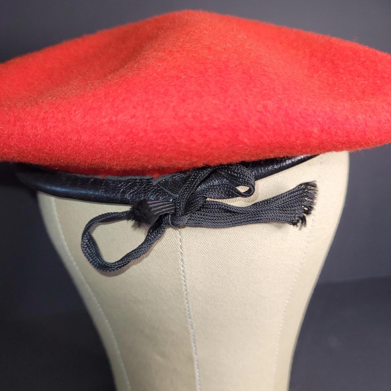Neiman Marcus Black Wool Beret With Crown & Fleur-De-Lis Pins Made In UK rennes — Signa 1925 | Felted Knit Beret in Plum main image 4