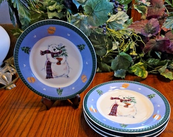 Set Of 4 Pfaltzgraff Polar Snow Bear 8.5" Salad Snack Plates Christmas Tree