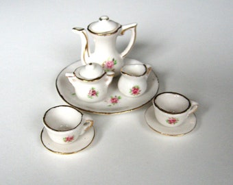 Apple Pattern 1996 Fibre-Craft Miniature Porcelain Tea Set 5 Pieces