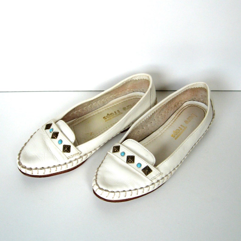 Vintage Shoes Bare Traps Slip on moccasins White leather