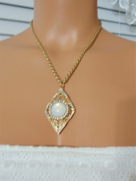Vintage Rhinestone Pendant / Brooch  Necklace .Be… - image 2