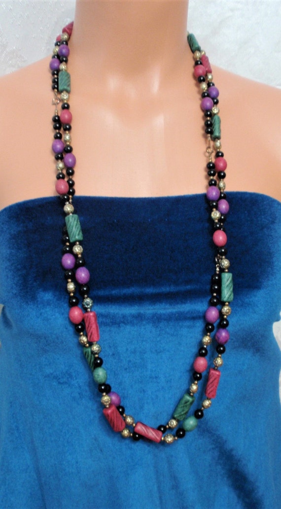 Suitable for upscle or casual event Lovely Vintage Wood and Clay beads necklace.This stunning necklace set is Unique .18 Gift for her