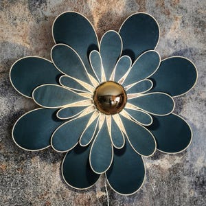 Wall lamp or wall decoration flower 24 petals in rattan and blue linen, flower wall lamp, flower chandelier with petals, flower lamp, handmade creation