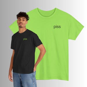 小便Tシャツ | ウォータースポーツプライドTシャツ | クィアフェチシャツ | 成人向けNSFW | キャンピーおしっこコードトップ | キンクストリートウェア | スライムグリーンゲイシャツ