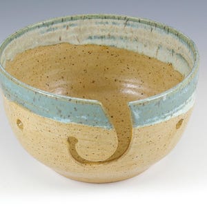 Bol en fil de céramique, poterie, cadeau pour tricoteuse, légèrement irrégulier, fait main image 2