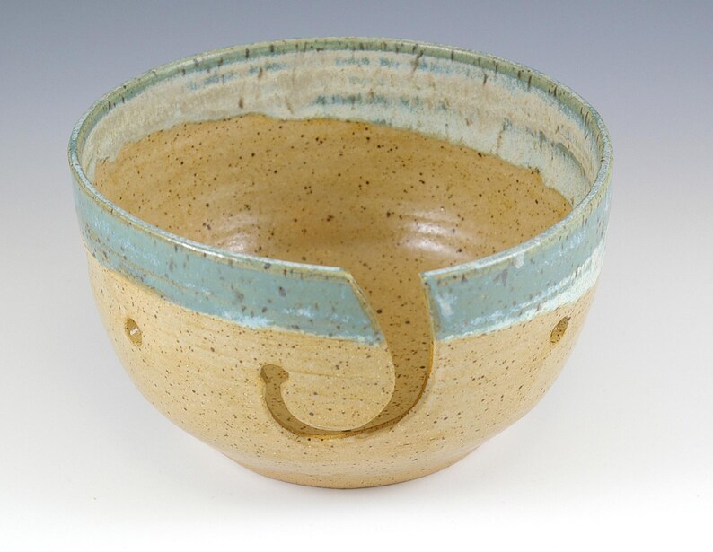 Bol en fil de céramique, poterie, cadeau pour tricoteuse, légèrement irrégulier, fait main image 2