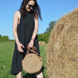 Beige Round Jute Bag with Leather Handles 30 cm Diameter, Linen Drawstring Pouch Inside, Crossbody or Shoulder Tote for Summer, Beach