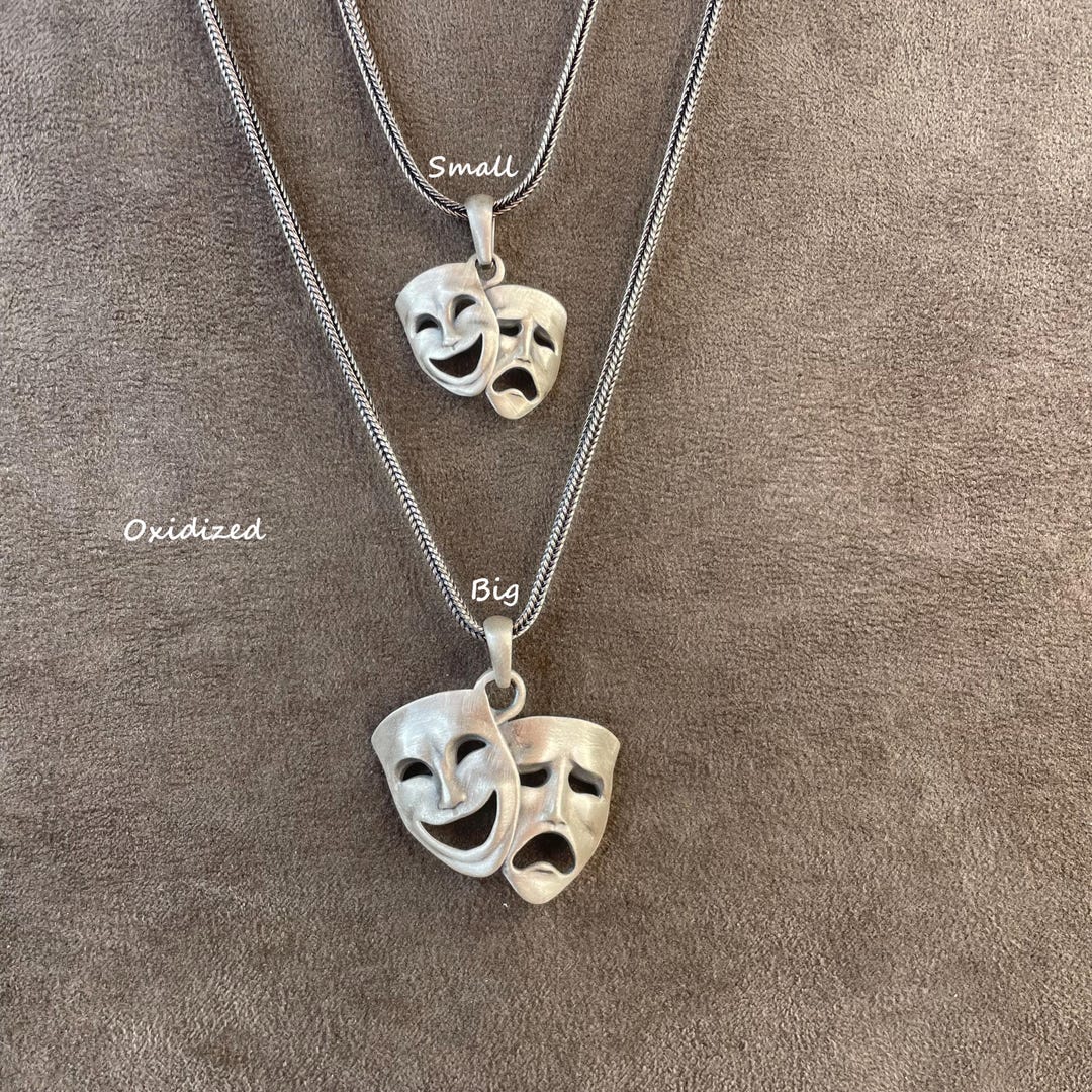 【送料&関税込】Etro Gold Theater Mask Necklace il_fullxfull.3887070071_ams2.jpg