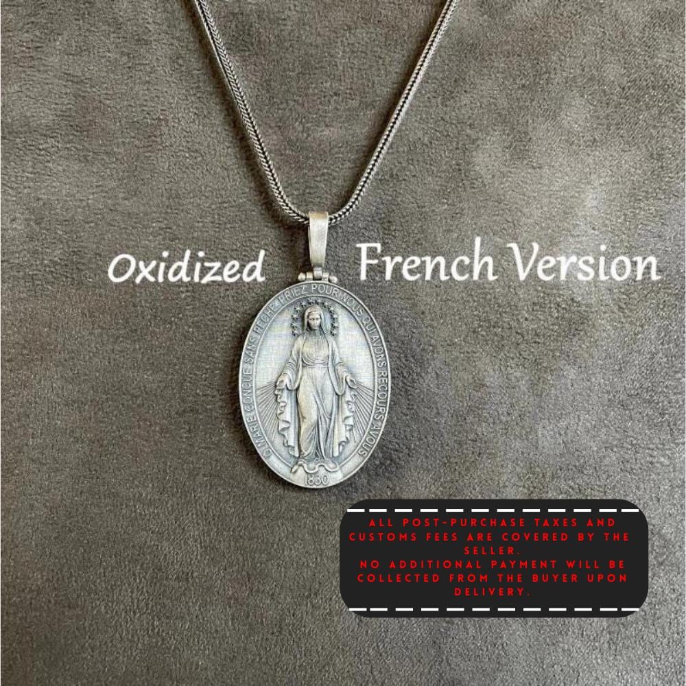 Stainless Steel Virgin Mary Statue In Sioux City, Iowa Stock Photo - Foto 2