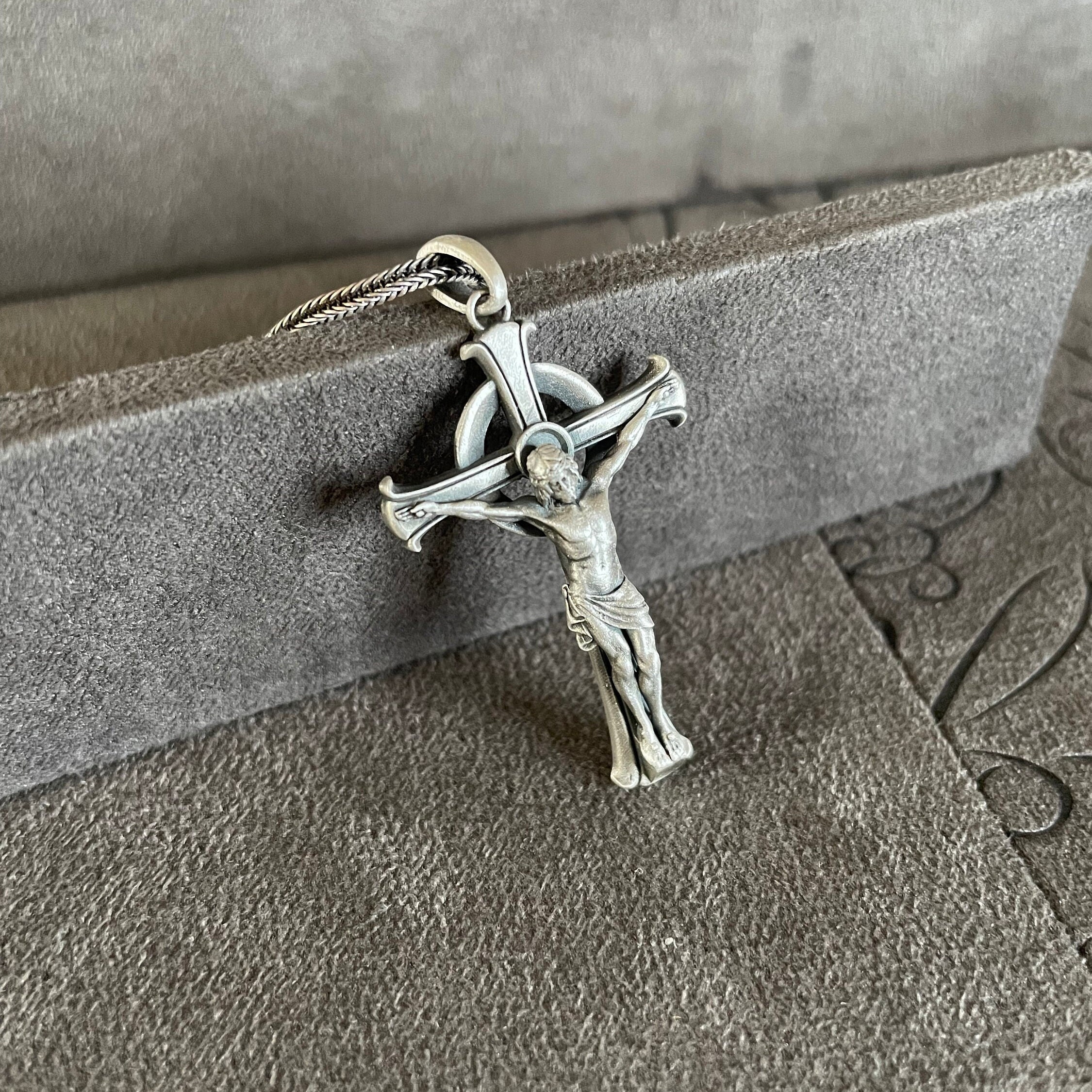 Collana A Croce In Argento 925: Un Simbolo Di Fede, Un Regalo Prezioso.
