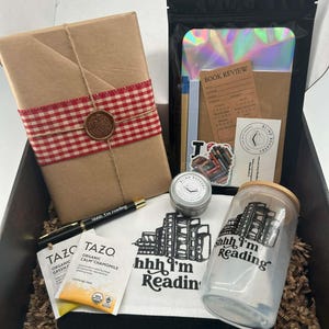 Blind Date Book Box Signature Edition | Mystery New or Used Book Gift Set image 2