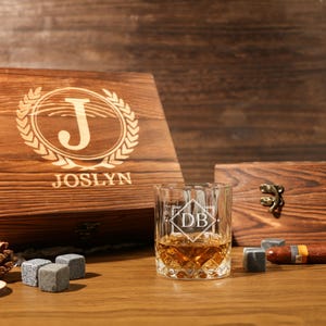 Conjunto de copos de uísque personalizados com caixa de madeira, presente para padrinhos, presente para padrinhos, proposta de casamento para padrinhos, presente para namorado, presentes para homens