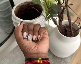 Armband met Angola-vlag • Verstelbaar • Aanpasbare armbanden • Gepersonaliseerd verjaardagscadeau •