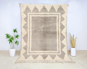 Moroccan Wool Area Rug, Handwoven Beni Ourain Carpet in Grey and Cream, Authentic Berber Rug for Bedroom or Living Room Decor