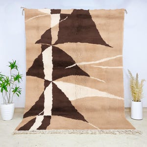 Tan and Brown Abstract Wool Rug, Hand-Knotted Moroccan Berber Carpet, Modern Geometric Design for Neutral Living Room or Cozy Interiors