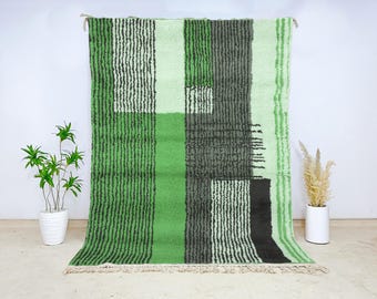 Modern Green Beni Ourain Rug – Plush Moroccan Wool Carpet - High Quality Vertical Striped Pattern for Minimalist or Eclectic Room Settings